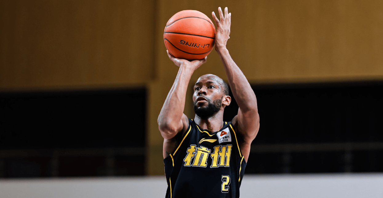 加时末段上海申花更衣室发声——CBA常规赛节点到来，压力陡增，纪律约束更严格的简单介绍