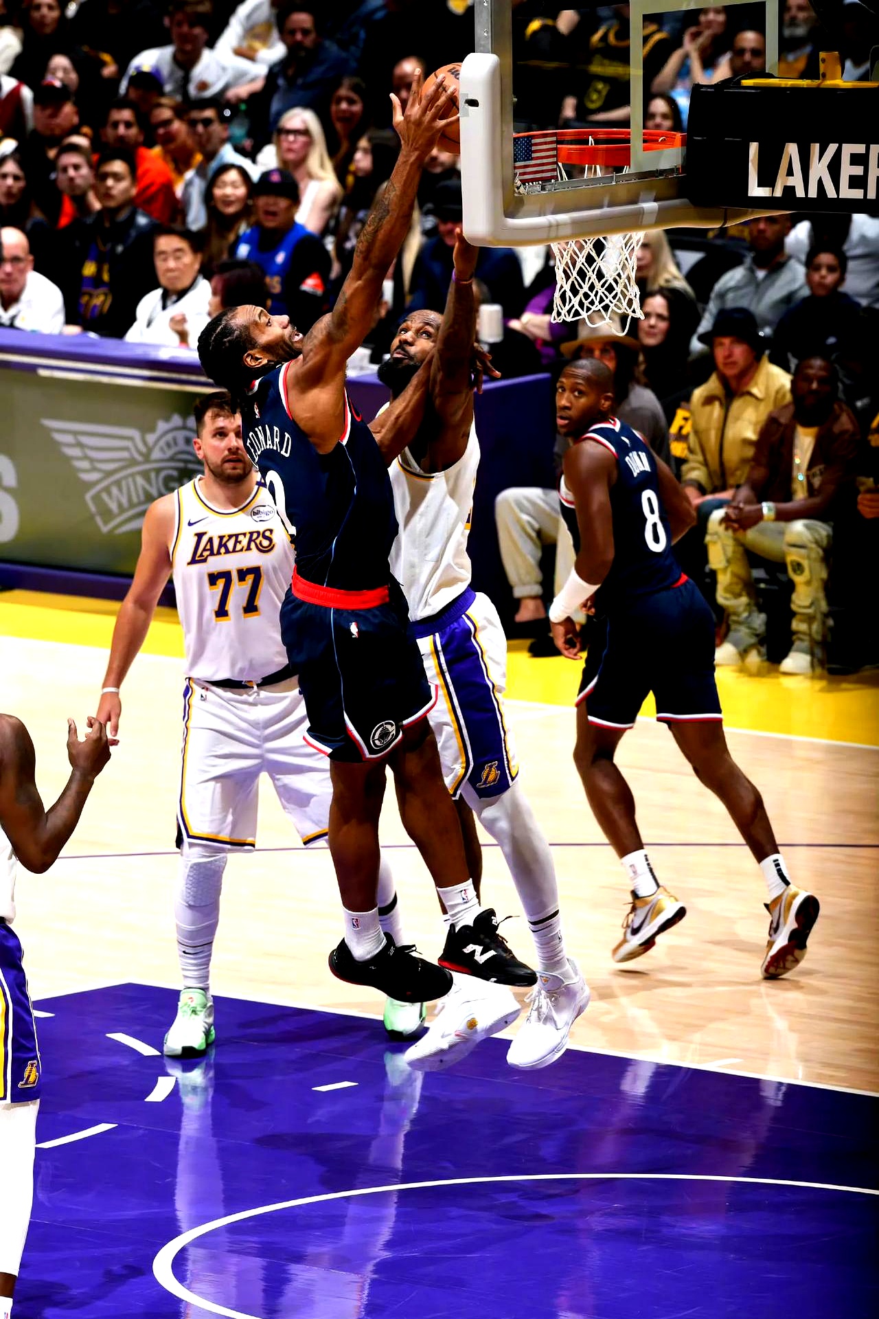 关于NBA季后赛赛程吃紧，洛杉矶快船今晚手感冰凉，媒体盛赞，临场指挥获称赞的信息