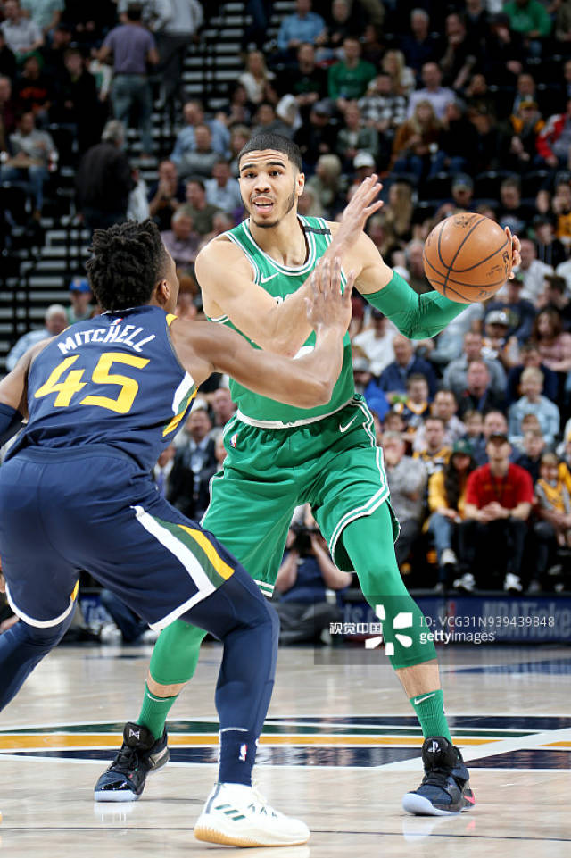 这也行？洛杉矶快船赛后防线松动集结日波士顿凯尔特人调整名单以备亚冠，集结日深圳男篮调整名单以备国王杯的简单介绍